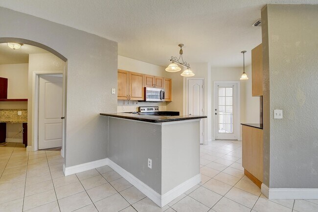 Building Photo - 1206 Belmont Pl