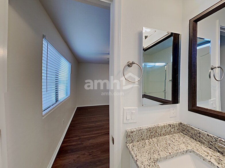 Building Photo - 25753 W Winslow Ave