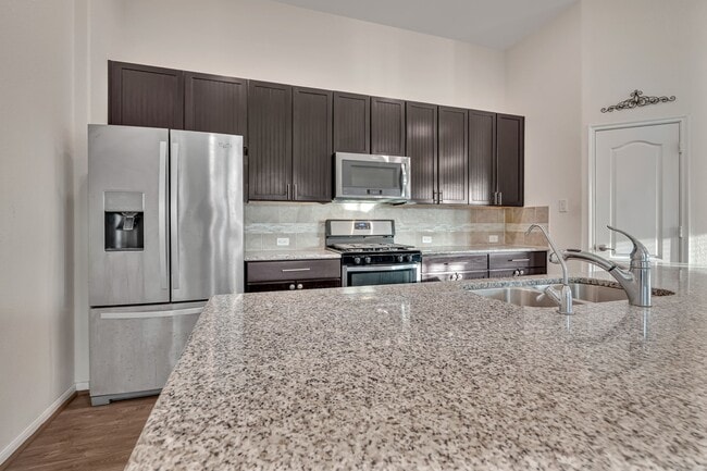 Building Photo - 25403 Brentmoor Dr