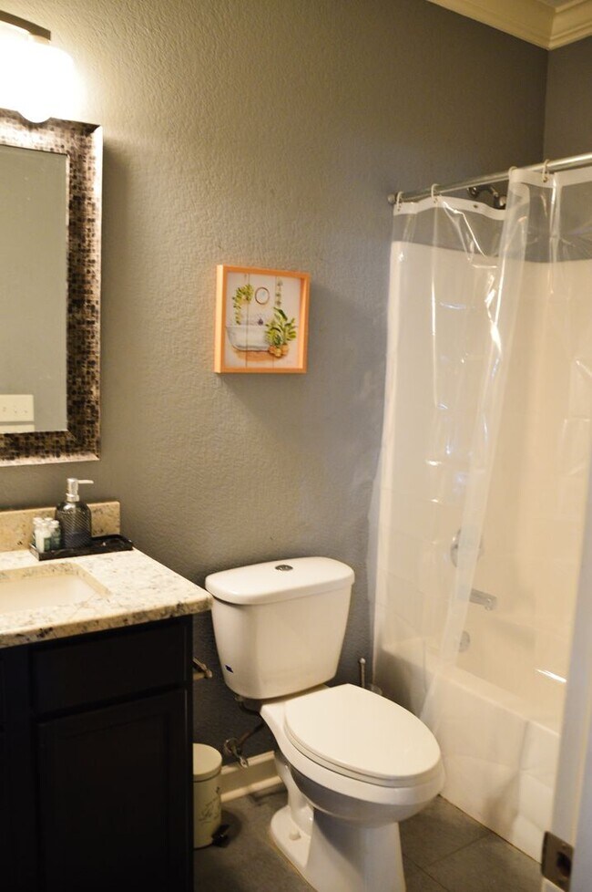 Building Photo - Lakefront Condo for Rent in Hot Springs