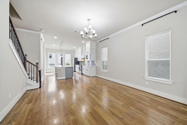 Building Photo - 1307 W 24th St