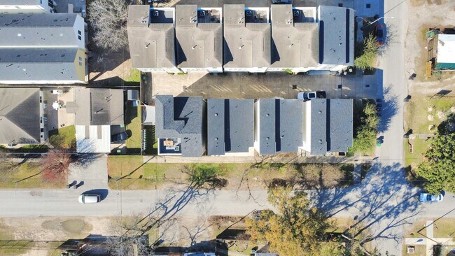 Building Photo - 602 W 28th St