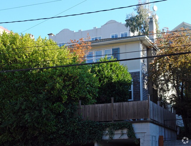 Primary Photo - Cherry Court Condominiums