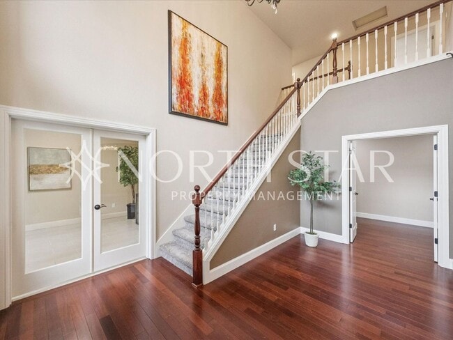 Building Photo - Tuscan Hills Traditional in Happy Valley