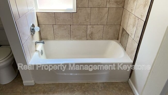 Building Photo - 33 Merritt Ave