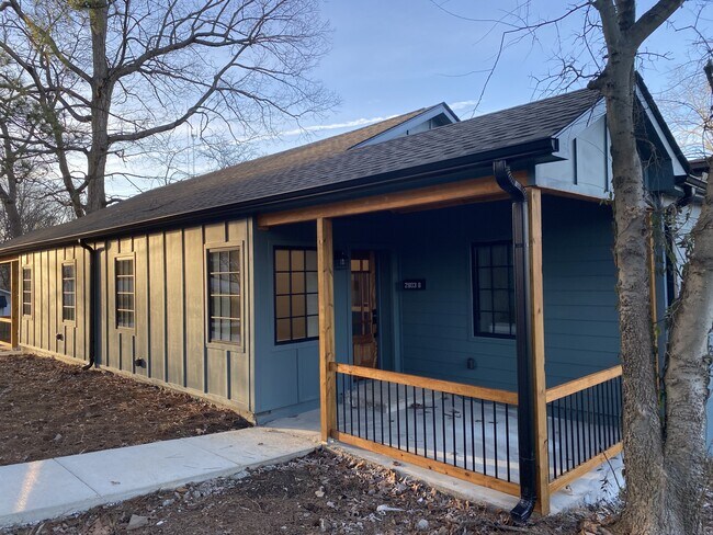 Building Photo - 2903 Crescent Ave