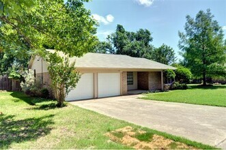 Building Photo - 1537 Trammell Dr