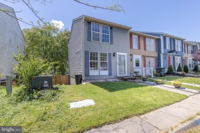 Building Photo - EDGEWOOD - STREAMSIDE TOWNHOUSE