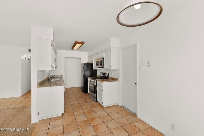 Building Photo - 8120 Ruidoso Rd NE