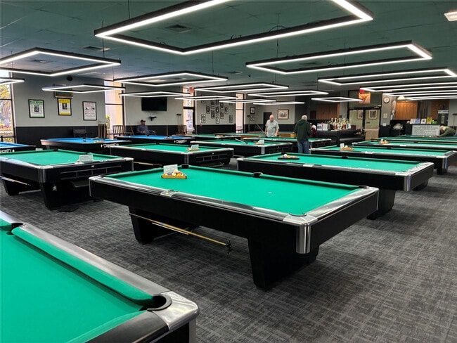 Building Photo - 1902 Bermuda Cir