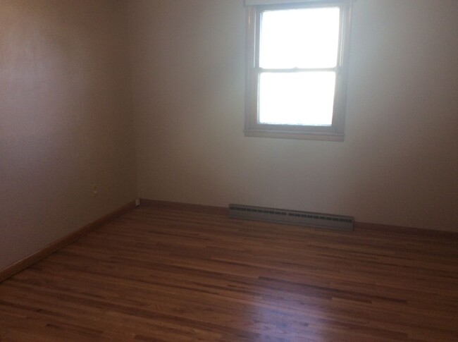 Building Photo - Single Family Home