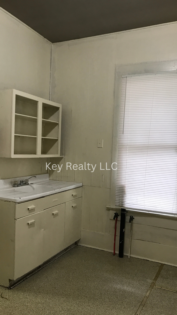 Building Photo - 612 - A 18th Street - Alexandria MOVE IN S...