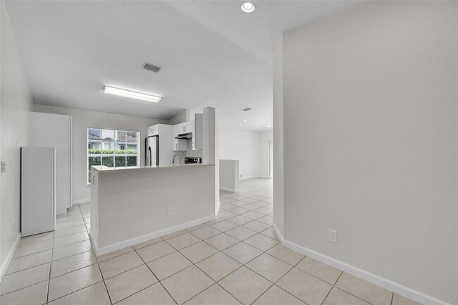 Building Photo - 5642 NW 118th Dr
