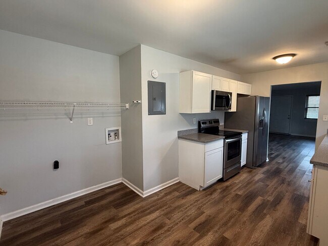 Building Photo - 7760 Corley Dr