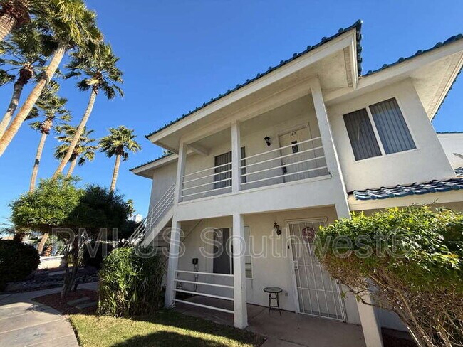 Primary Photo - 1800 Club House Dr