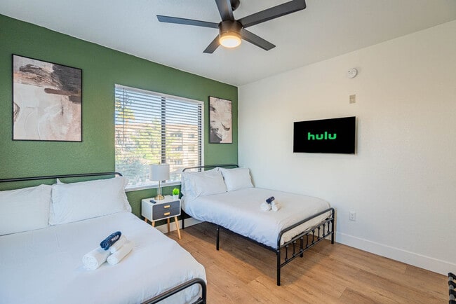 Building Photo - 2150 S 55th St