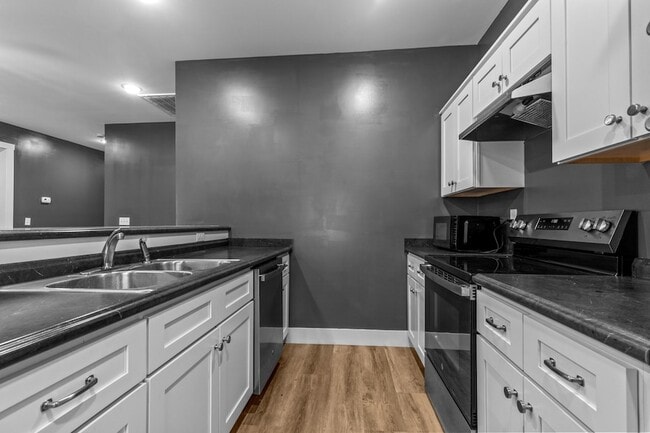 Building Photo - 4718 Metro Park Ln