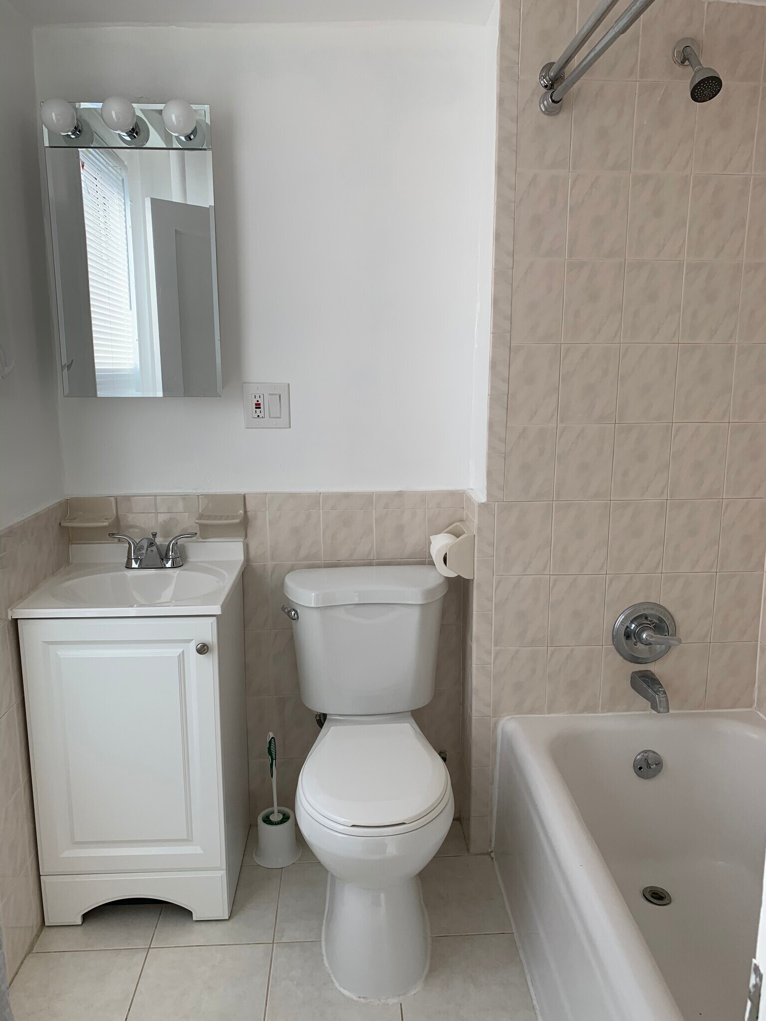 Building Photo - 180 72nd St