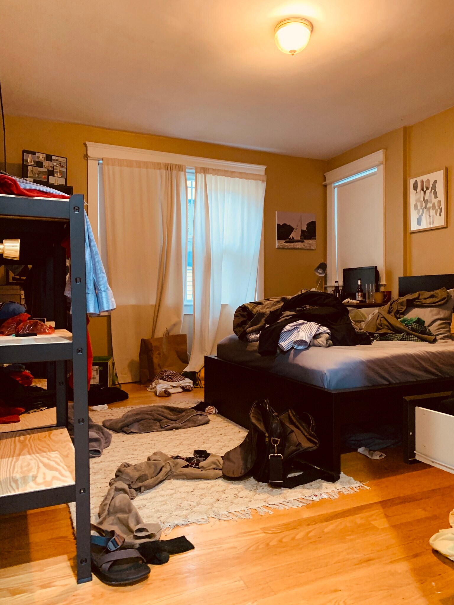 Building Photo - 27 Iroquois St