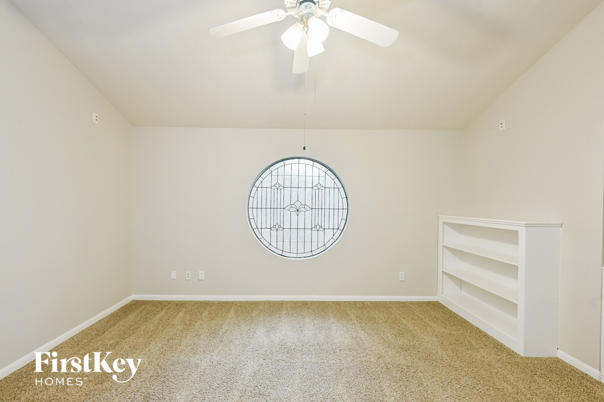 Building Photo - 1402 Green Tree Dr