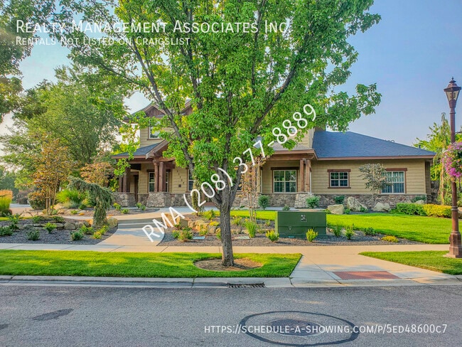 Building Photo - 11277 W Portola St