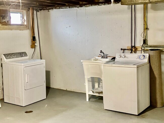 Building Photo - 5521 Wheeler St