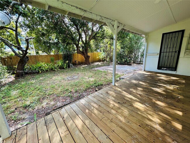 Building Photo - 40 NW 39th St