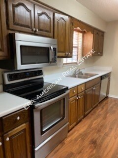 Building Photo - 703 Valley Rd