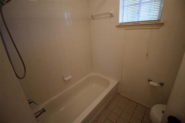 Building Photo - 9702 Nightjar Dr