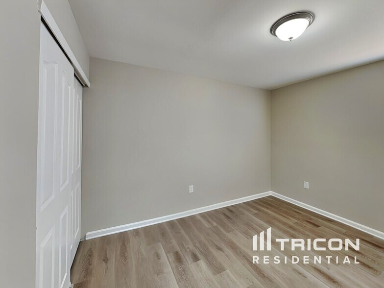 Building Photo - 305 Lameshur Ln