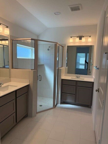 Building Photo - 8943 Red Wolf Pl