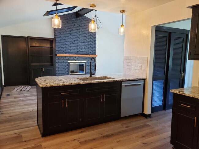 Building Photo - 18625 Lola Dr