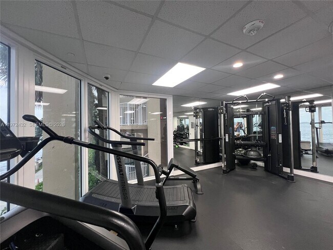 Building Photo - 770 Claughton Island Dr