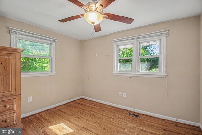 Building Photo - 7409 Lake Dr