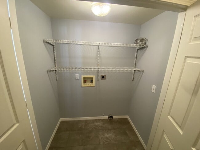 Building Photo - "Cozy 3-Bed Oasis with 2 Baths in Vibrant ...