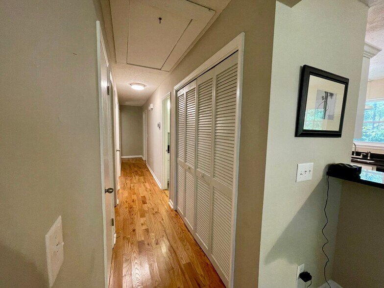 Building Photo - Super cute One Level Home in Auburn