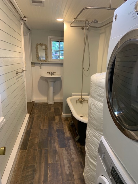 Downstairs Bathroom - 5882 Old Bohn Rd