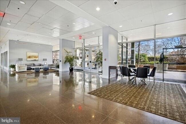 Building Photo - 800 4th St SW