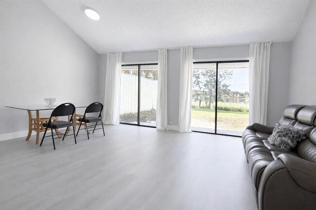 Building Photo - 1502 Lake Buckeye Rd