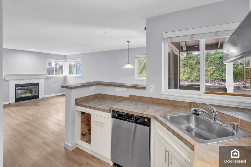 Building Photo - 3908 243rd Pl SE