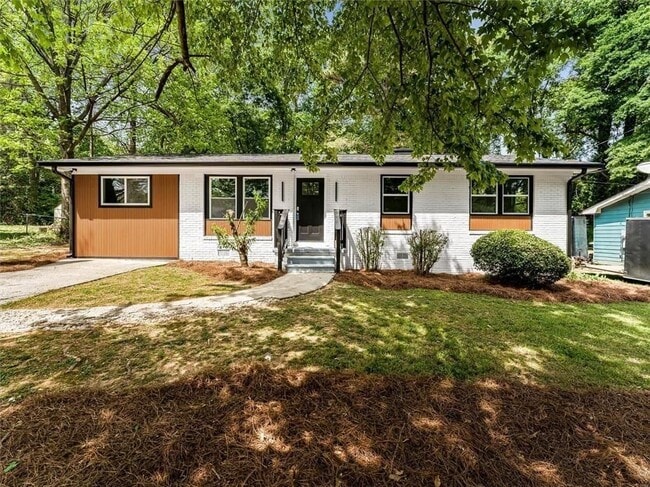 Building Photo - 454 Oak Dr SE