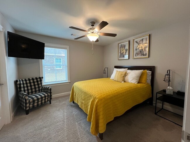 Building Photo - Available July 1, 2026!