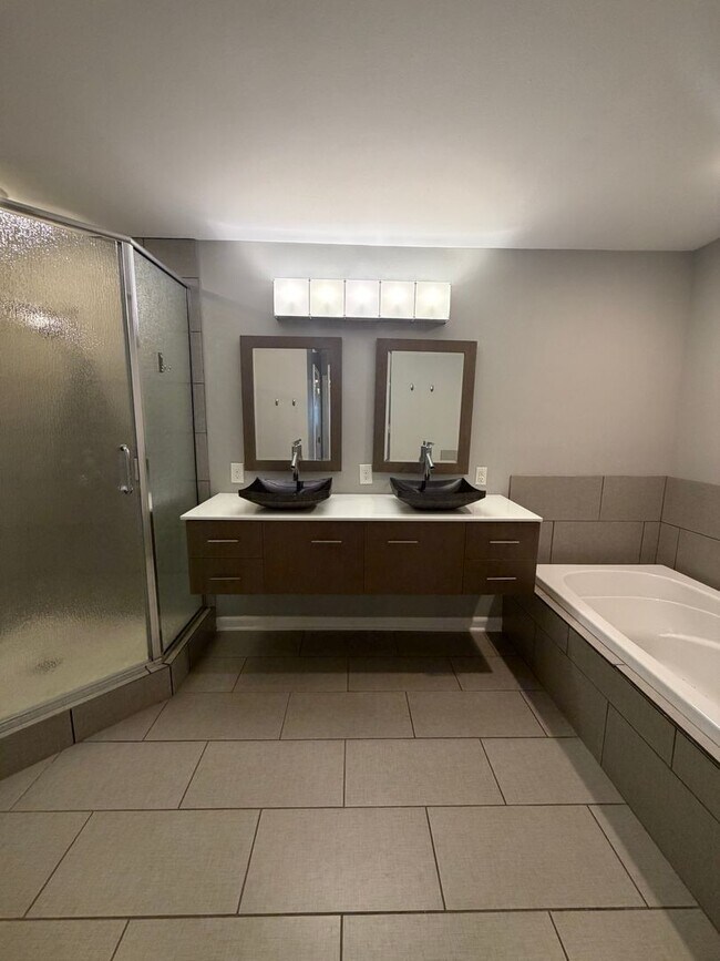 Building Photo - 1101 Silverwood Cove