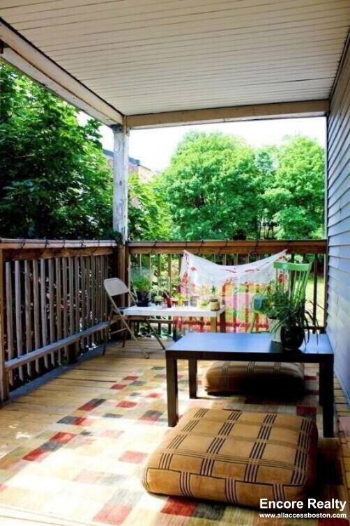 Building Photo - 10 Carmel St