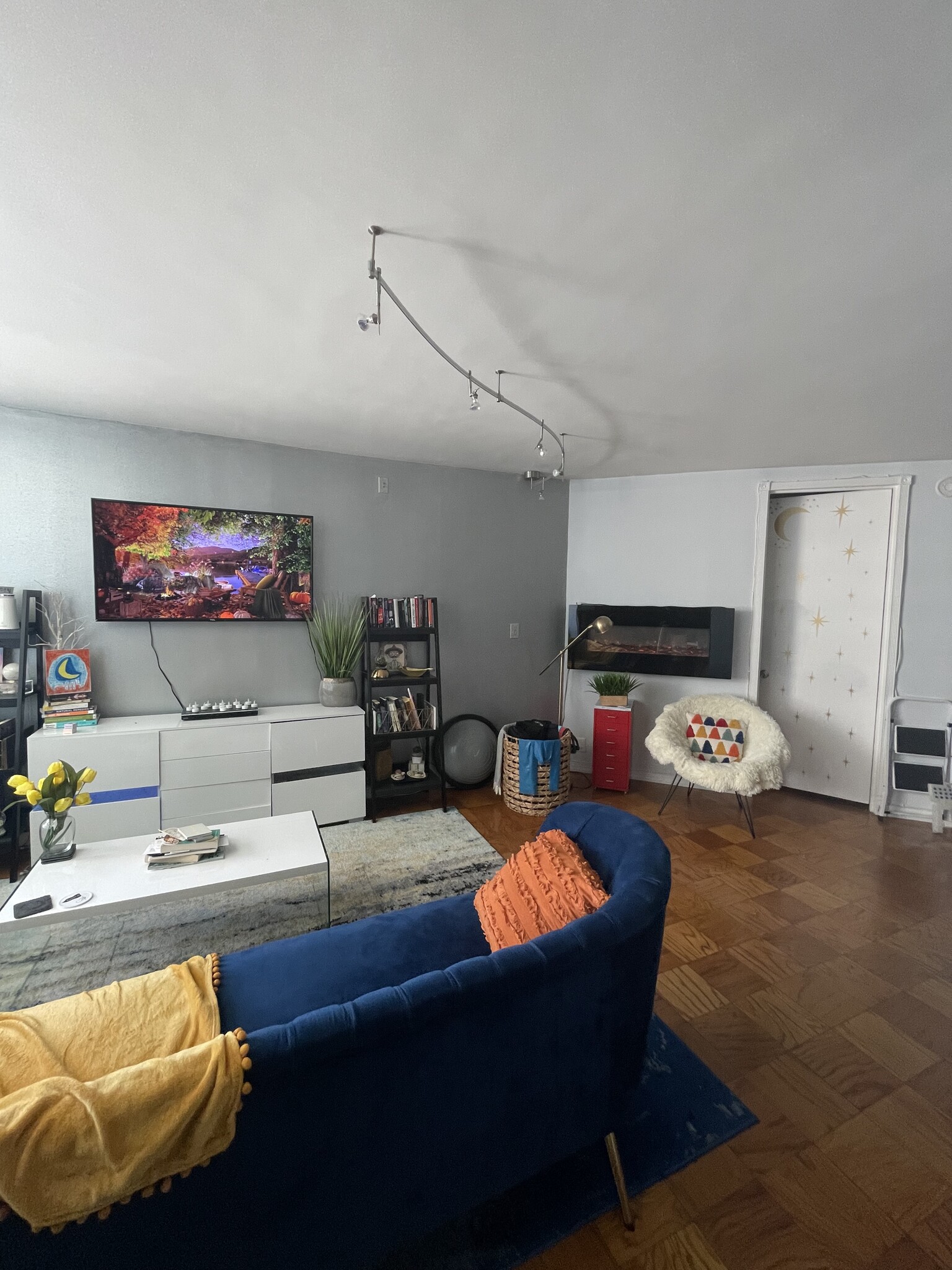 Building Photo - 7002 Kennedy Blvd E