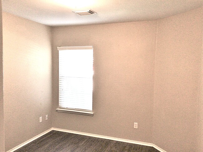 Building Photo - 15639 Barber Grove Ln