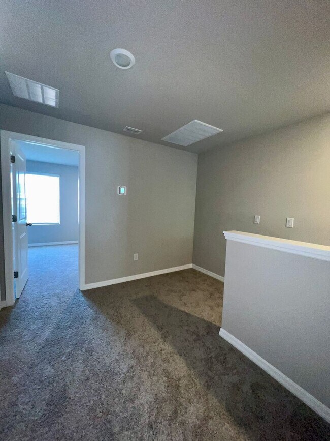 Building Photo - Gorgeous Brand New 3/2.5 Townhome