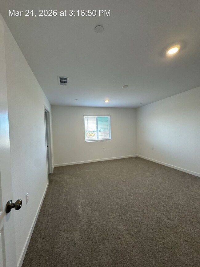 Building Photo - Newly Built Home located SE Visalia!  Rent Ready!