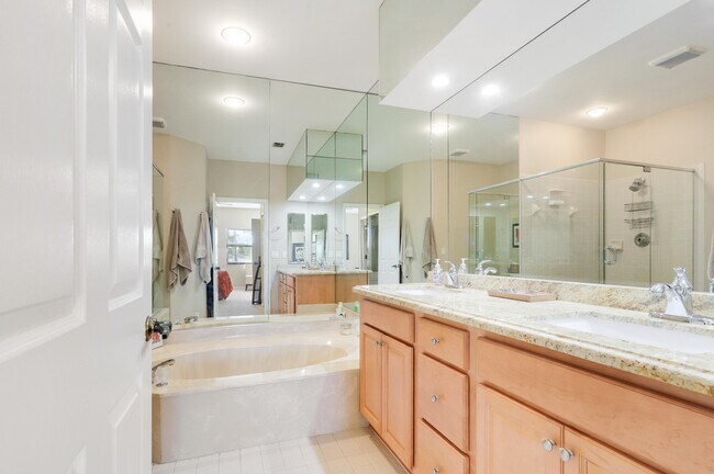 Building Photo - 856 Windermere Way