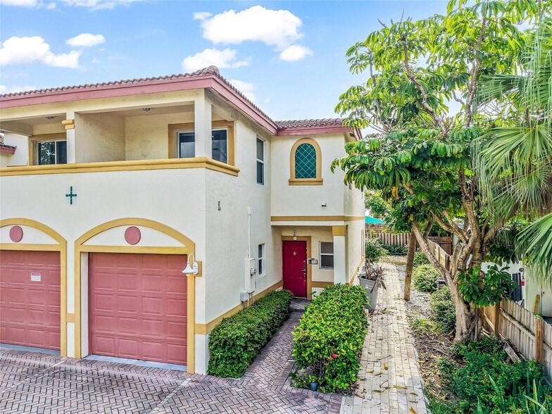 Building Photo - 512 S Ocean Blvd